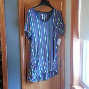 NWT Lularoe Classic T